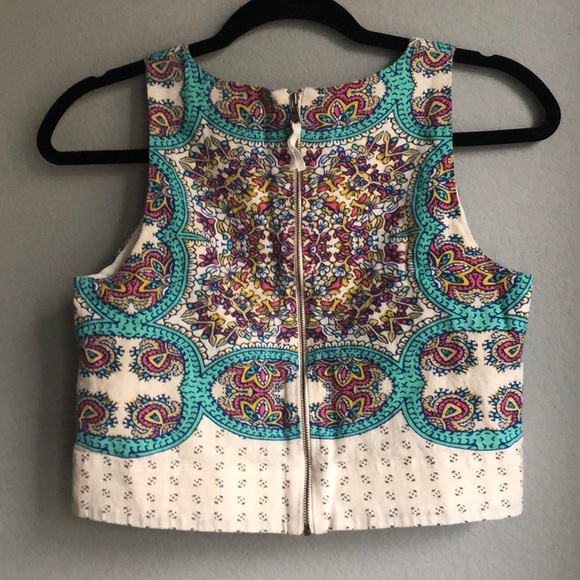 Maeve fitted crop top with zipper back - Picture 3 of 3